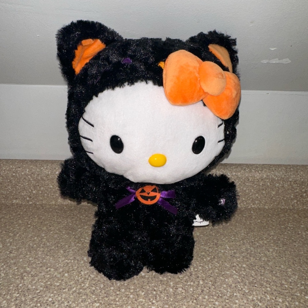 hello kitty Halloween black cat greeter